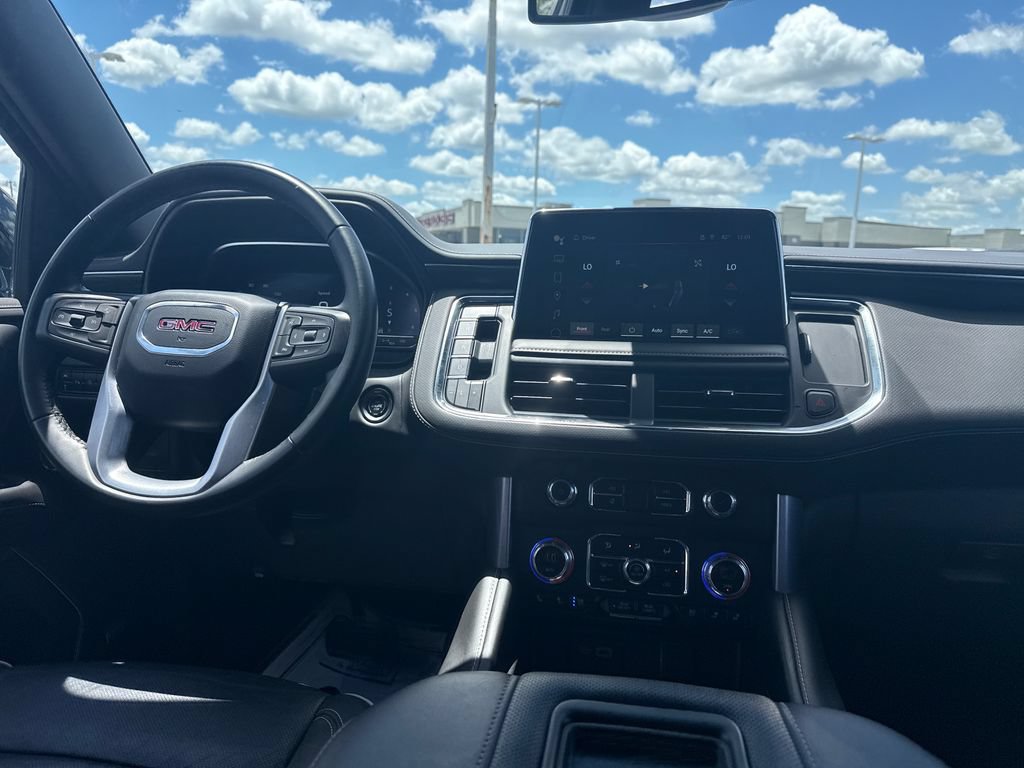 Used 2024 GMC Yukon SLT AWD/4WD image 24