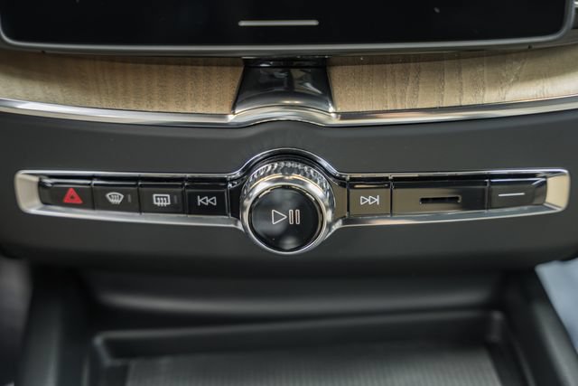 New 2026 Volvo XC60 T8 Plus w/ Climate Package AWD/4WD image 24