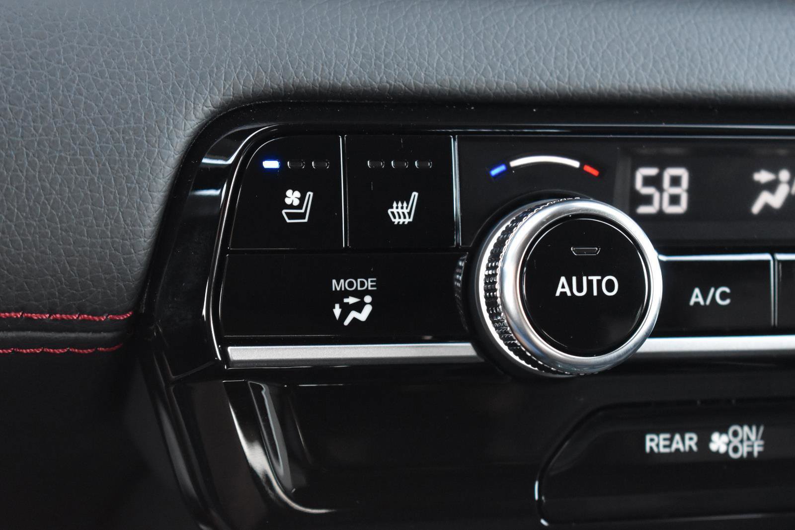 New 2025 Honda Pilot Black Edition image 28