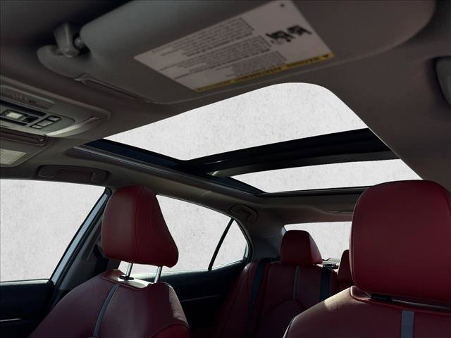 Used 2020 Toyota Camry XSE FWD image 11