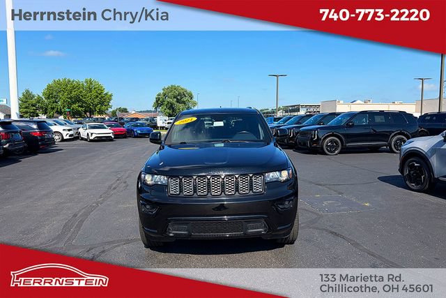 Used 2021 Jeep Grand Cherokee Laredo X AWD/4WD image 2