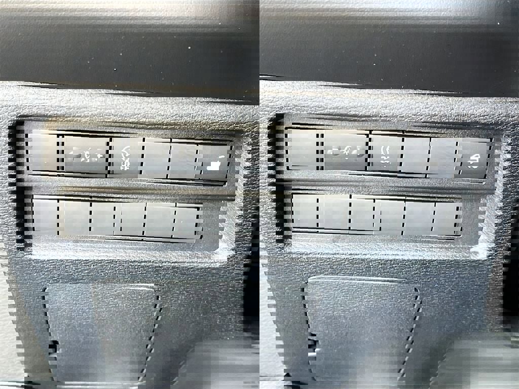 New 2026 Mitsubishi Outlander SEL image 10