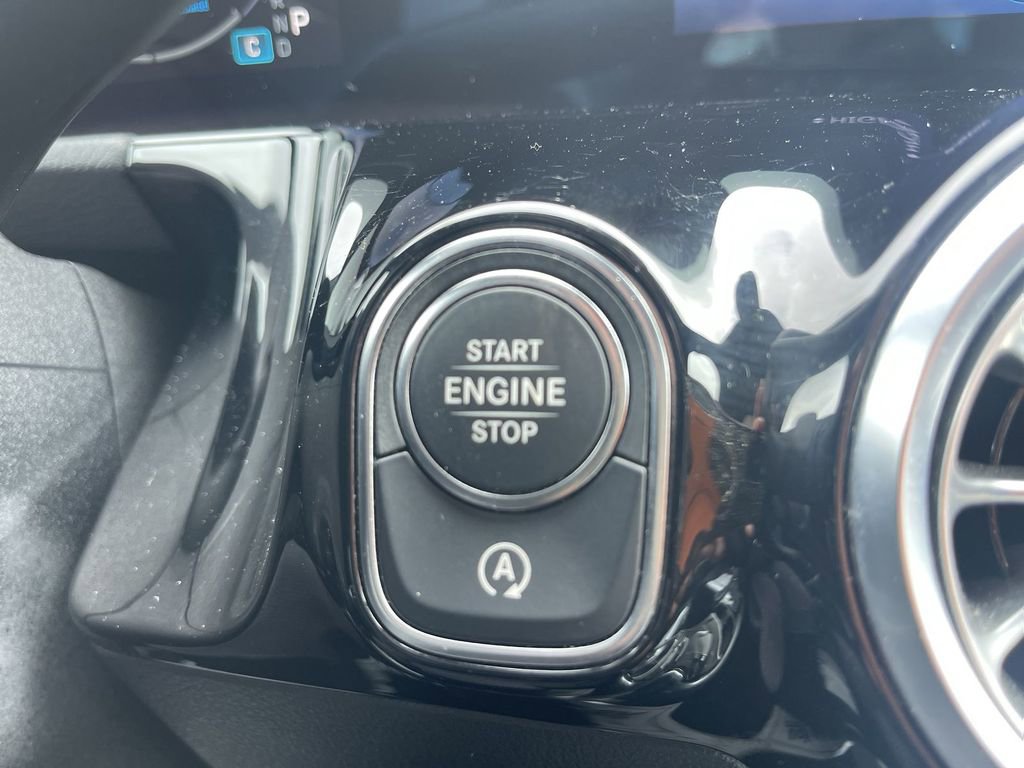 Used 2025 Mercedes-Benz GLA 250 image 23