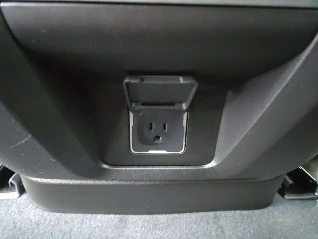 Used 2025 Chevrolet Suburban RST image 49