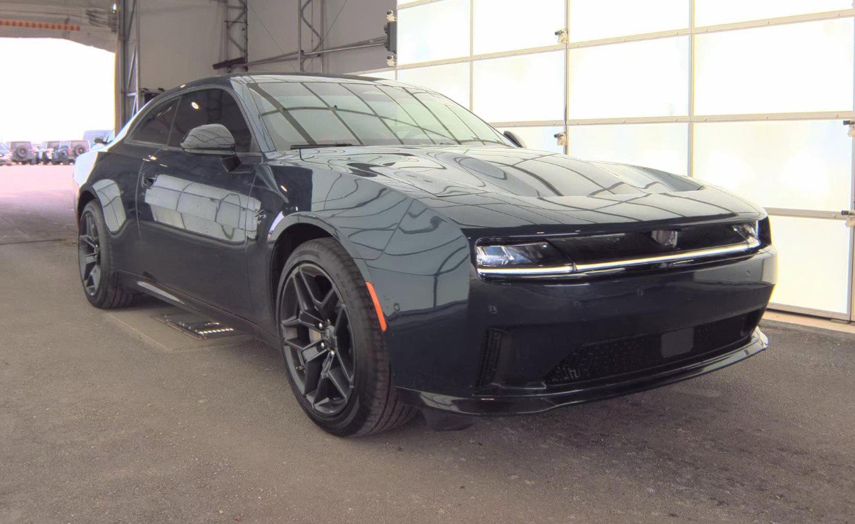 Used 2024 Dodge Charger R/T w/ Plus Group image 2