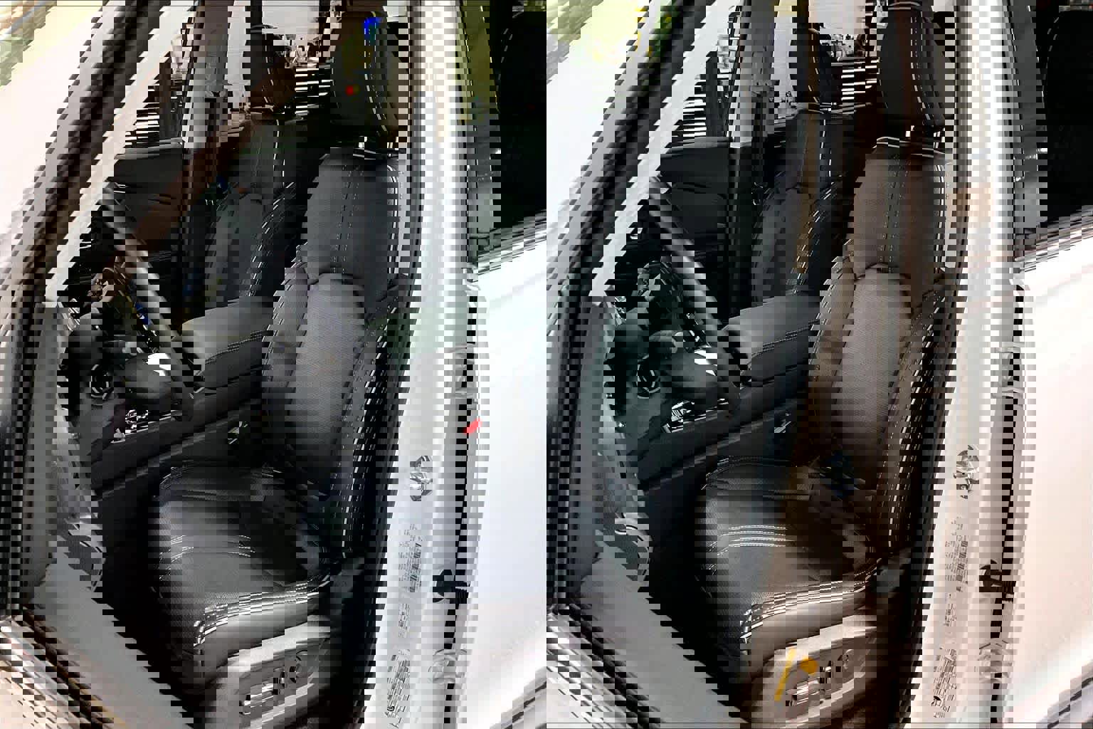 Used 2025 Honda Pilot Elite image 7