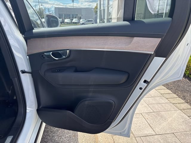Used 2025 Volvo XC90 B6 Plus AWD/4WD image 13