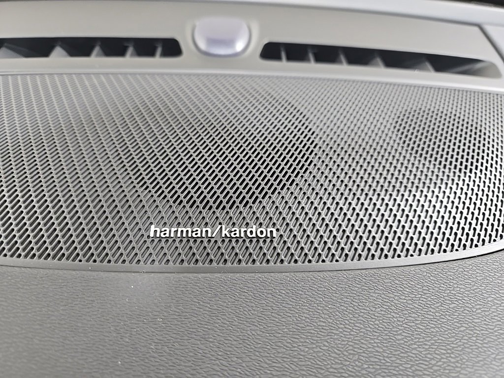 New 2026 Volvo XC40 B5 Ultra w/ Climate Package image 21