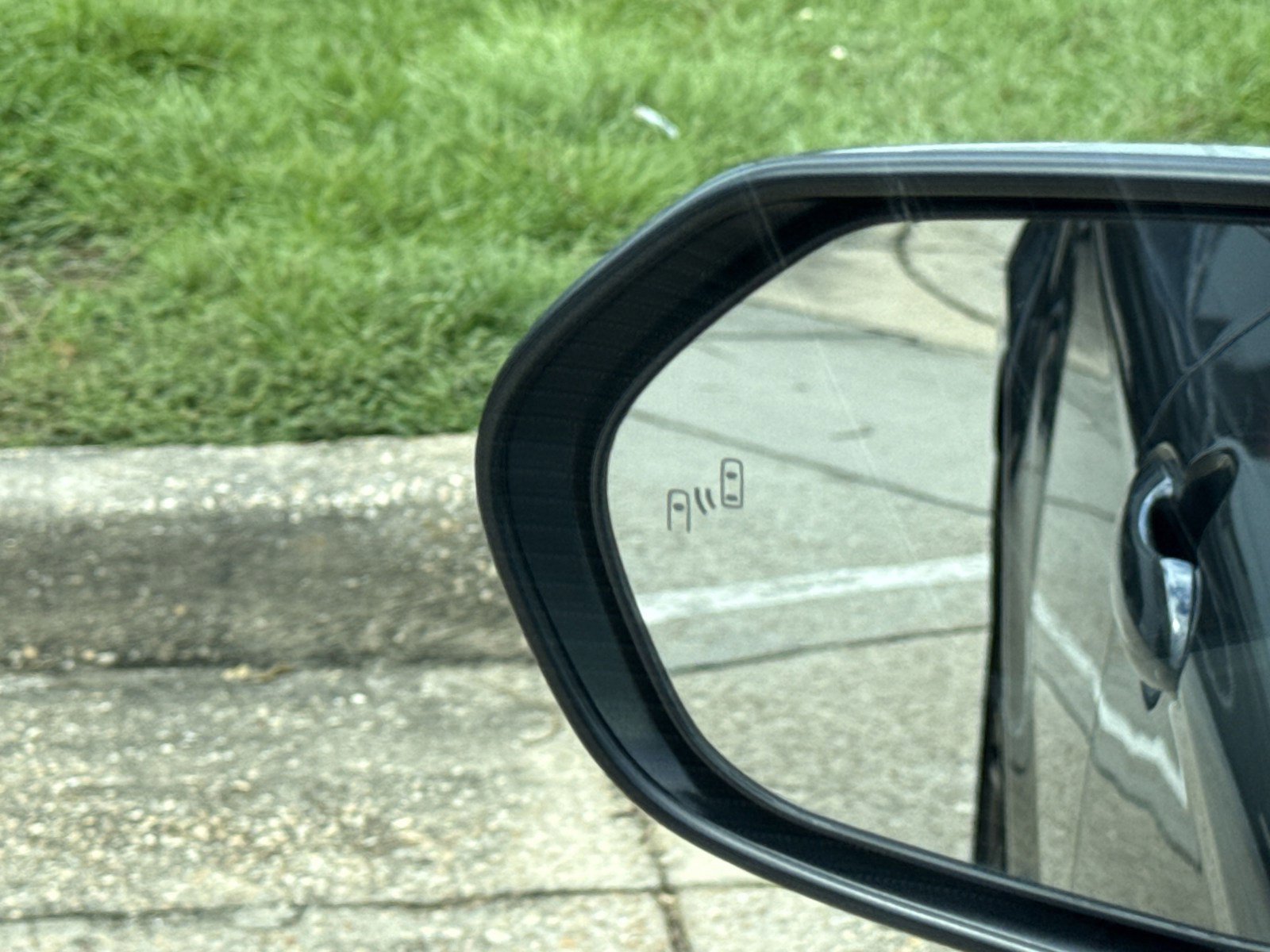 Used 2025 Toyota Camry SE image 17