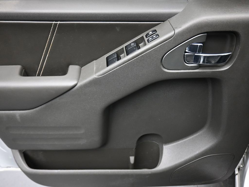 Used 2021 Nissan Frontier PRO-4X w/ Pro-4x Utility Package image 10