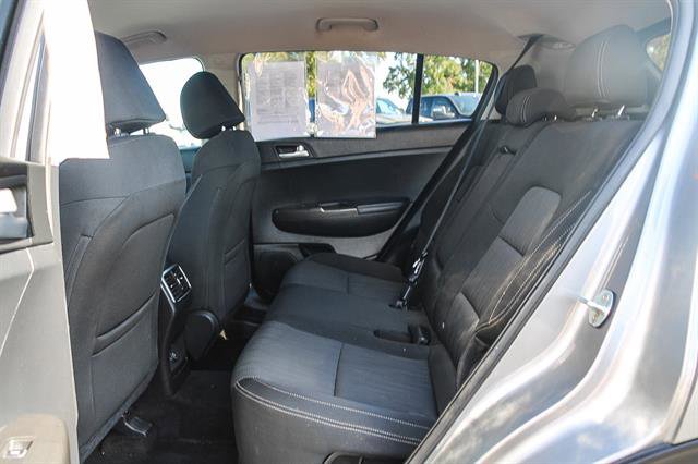 Used 2020 Kia Sportage LX image 18