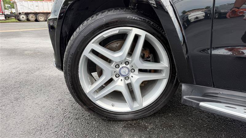 Used 2016 Mercedes-Benz GL 550 4MATIC image 16
