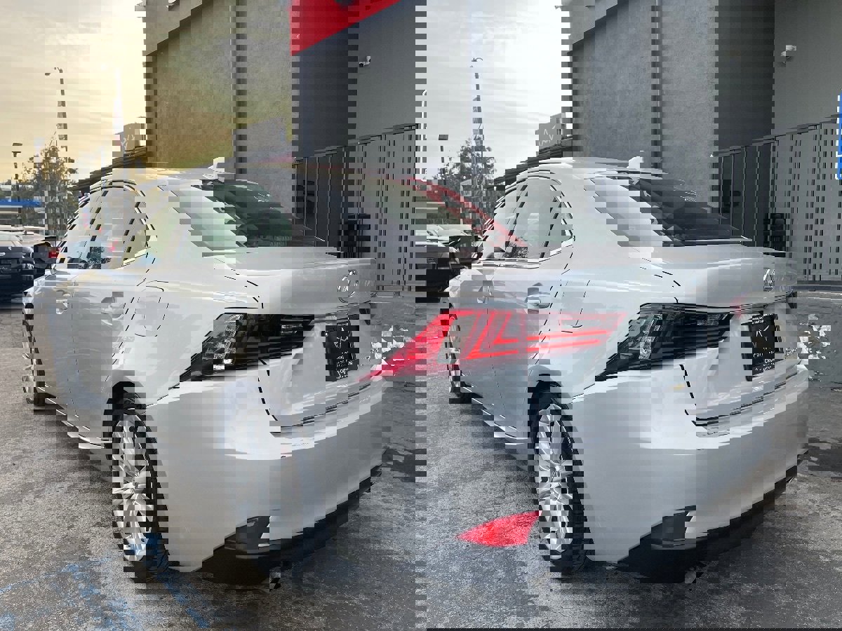 Used 2016 Lexus IS 200t w/ Luxury Package image 7