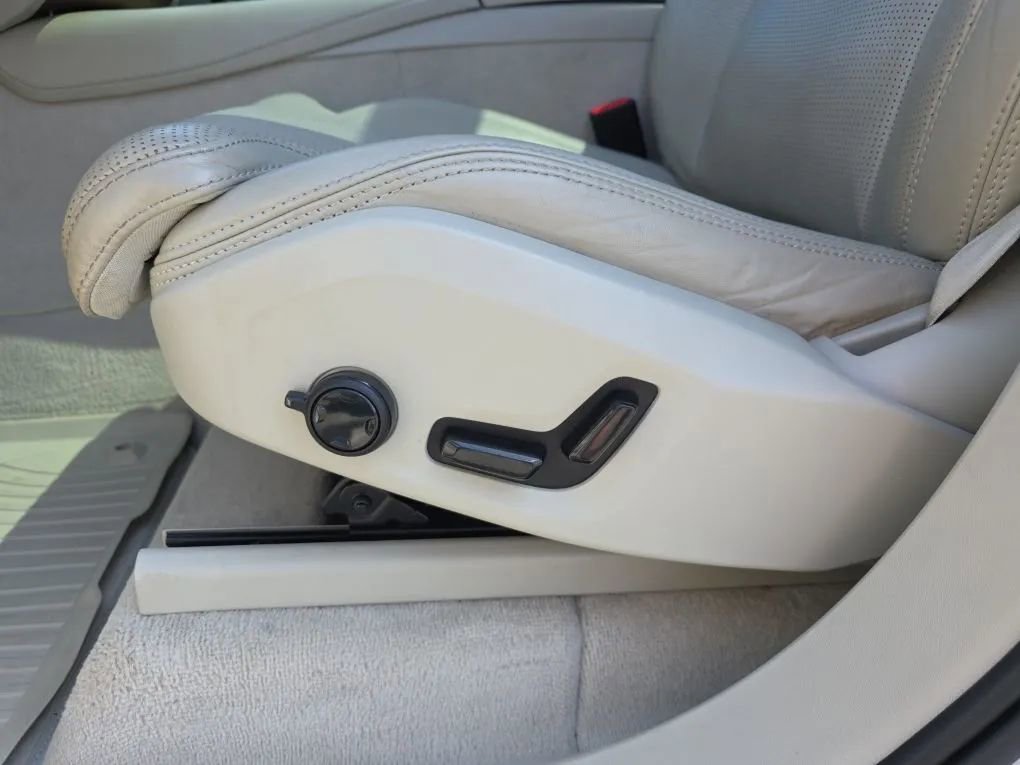 Used 2016 Volvo XC90 T6 Inscription w/ Vision Package image 16