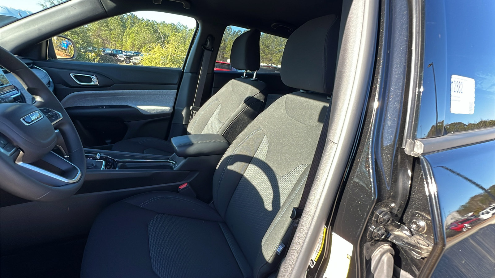 Certified 2025 Jeep Compass Sport image 17