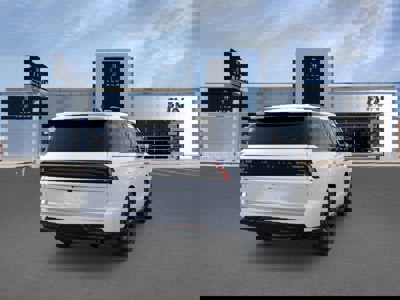 New 2025 Lincoln Navigator Reserve image 8