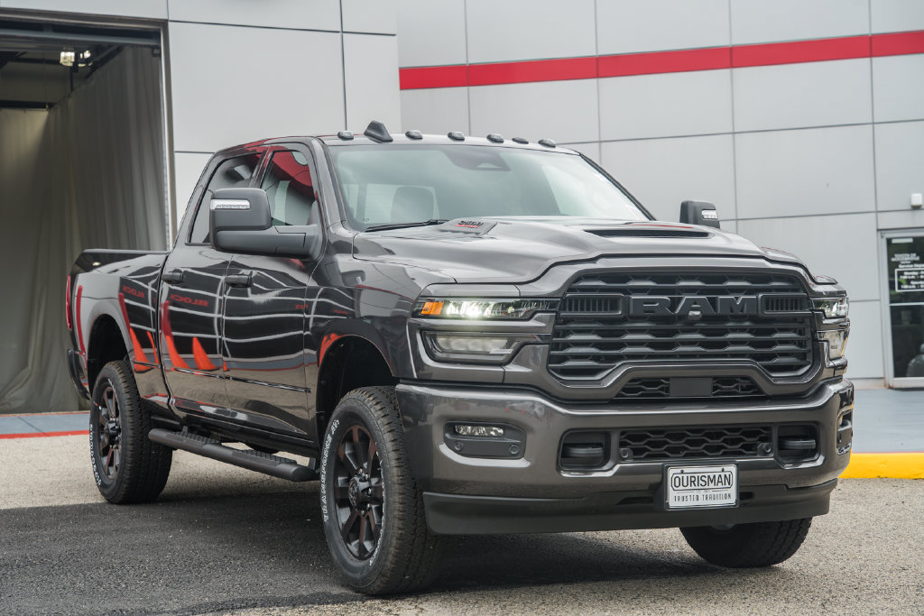 New 2026 RAM 2500 Tradesman w/ Safety Group AWD/4WD 360° Tour