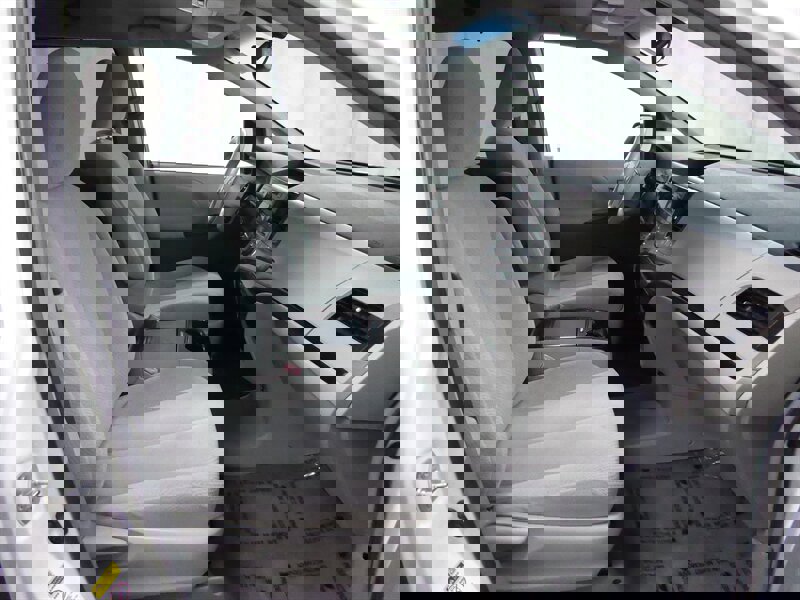 Used 2014 Toyota Sienna LE image 24