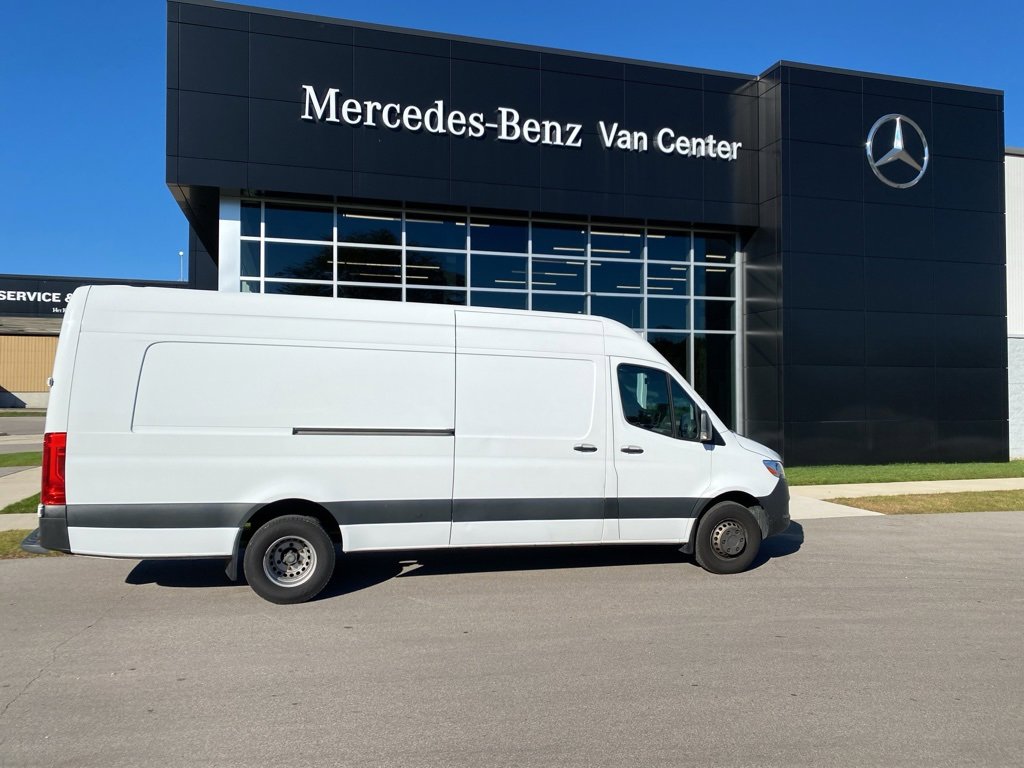 Used 2019 Freightliner Sprinter 170 image 1