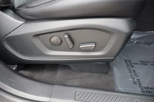 Used 2023 Ford Explorer XLT w/ Equipment Group 202A AWD/4WD image 13
