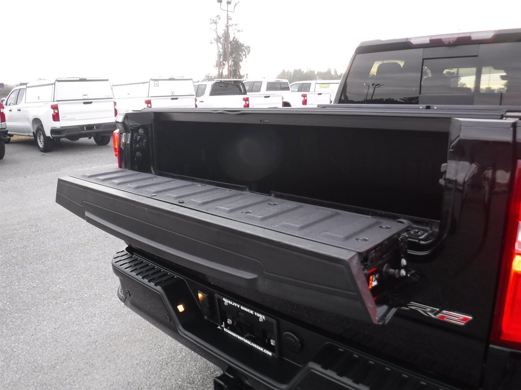 Used 2022 Chevrolet Silverado 1500 ZR2 w/ Technology Package image 9