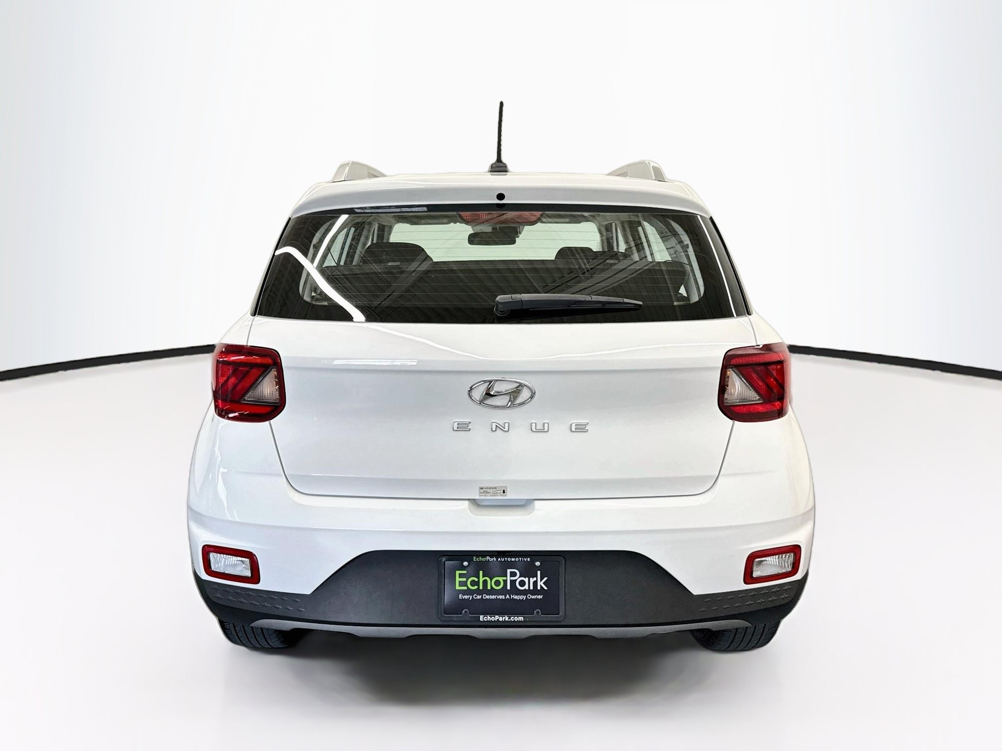 Used 2025 Hyundai Venue SEL FWD image 7