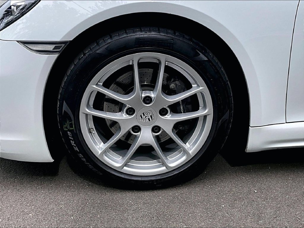 Used 2019 Porsche 718 Boxster RWD image 14