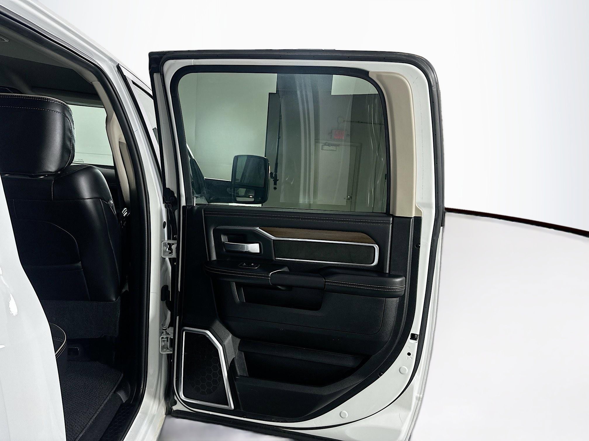 Used 2024 RAM 2500 Laramie image 29