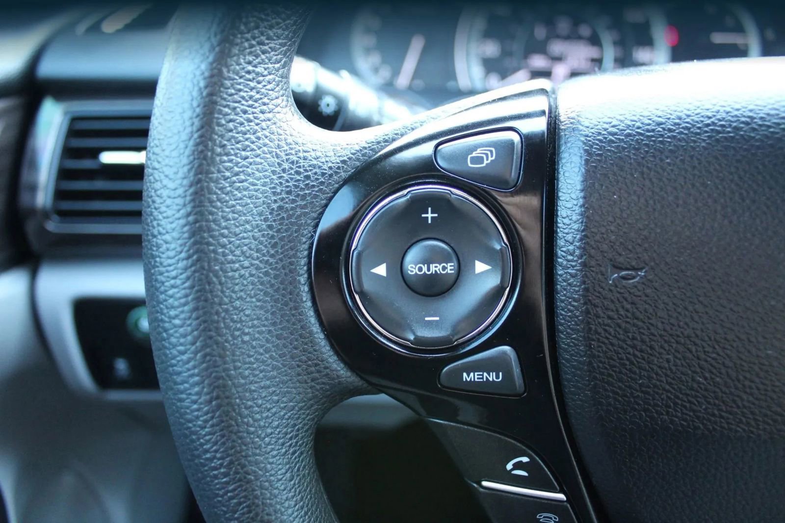 Used 2016 Honda Accord EX image 16