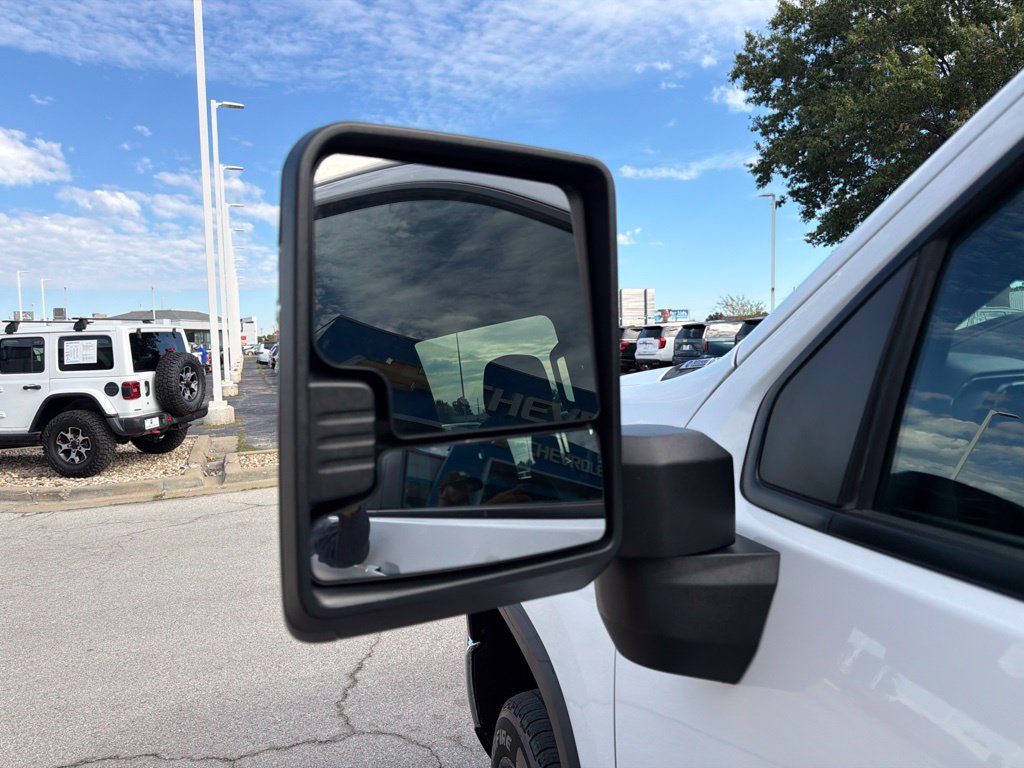 Used 2025 Chevrolet Silverado 2500 LT w/ Convenience Package AWD/4WD image 14