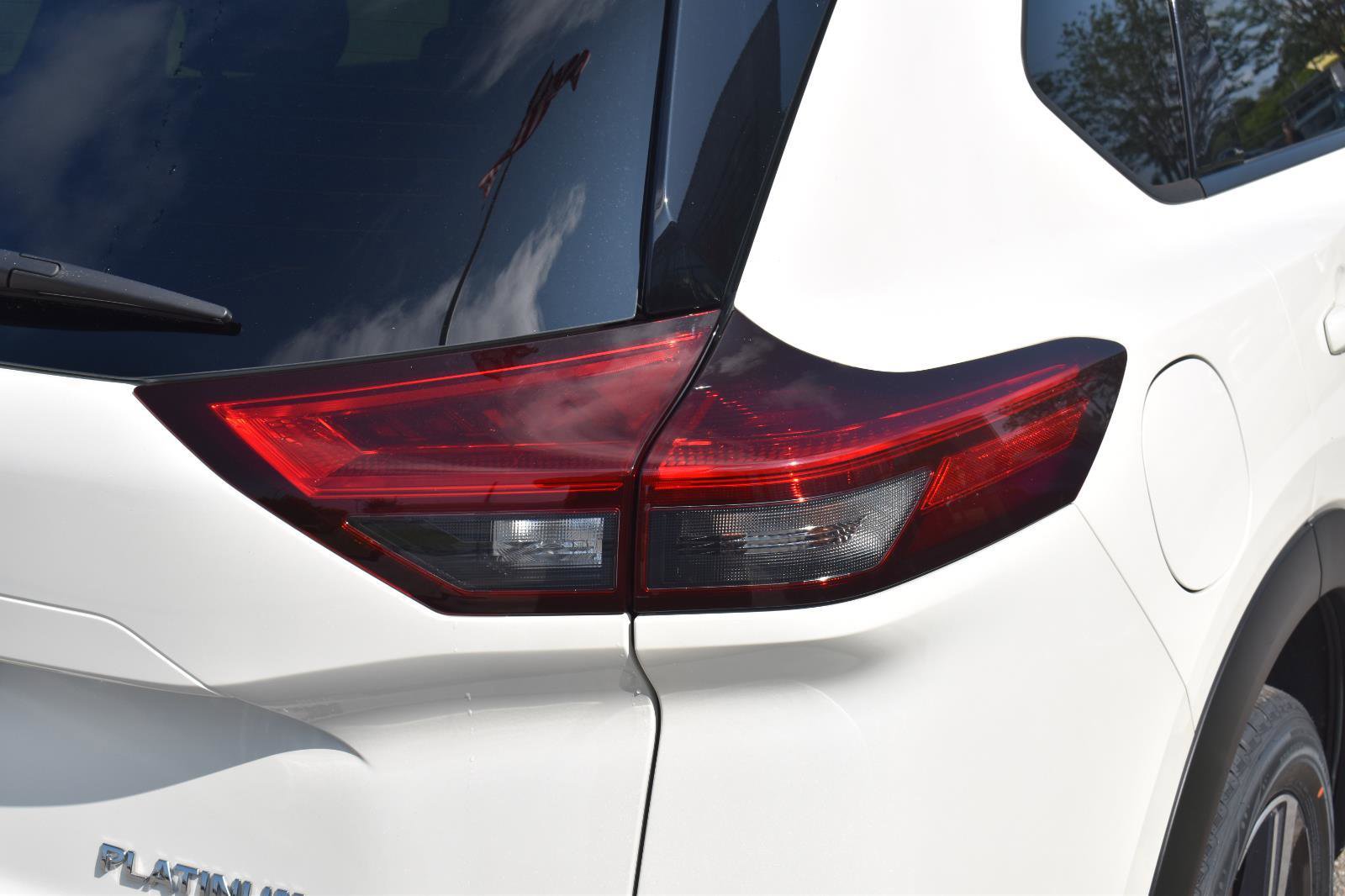 Used 2023 Nissan Rogue Platinum w/ Platinum Premium Package FWD image 11