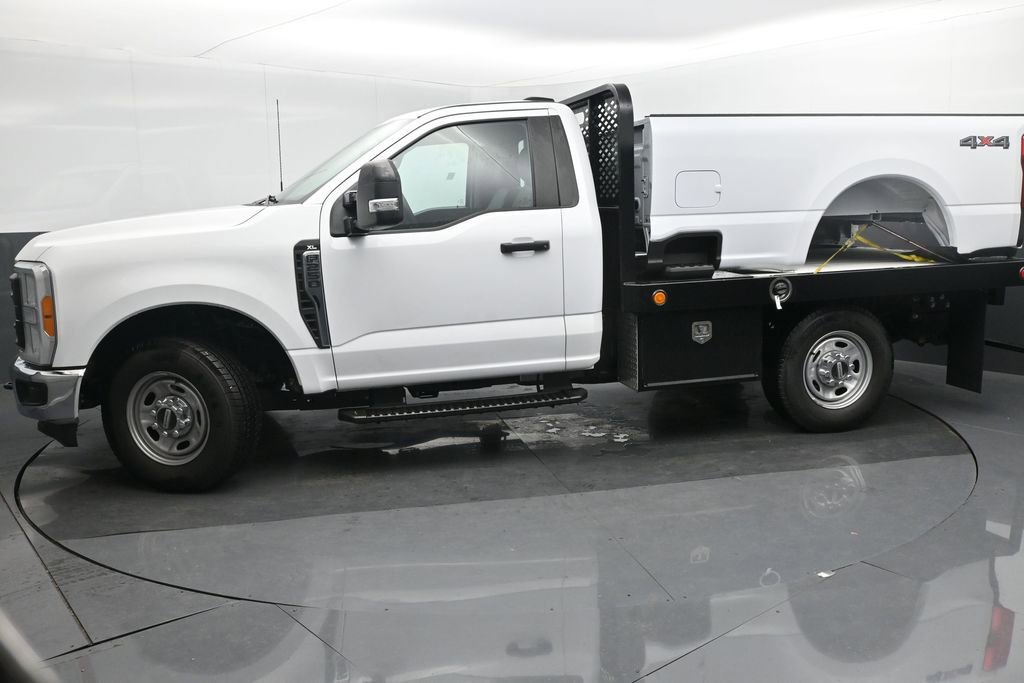 Used 2023 Ford F250 XL w/ XL Chrome Package image 2