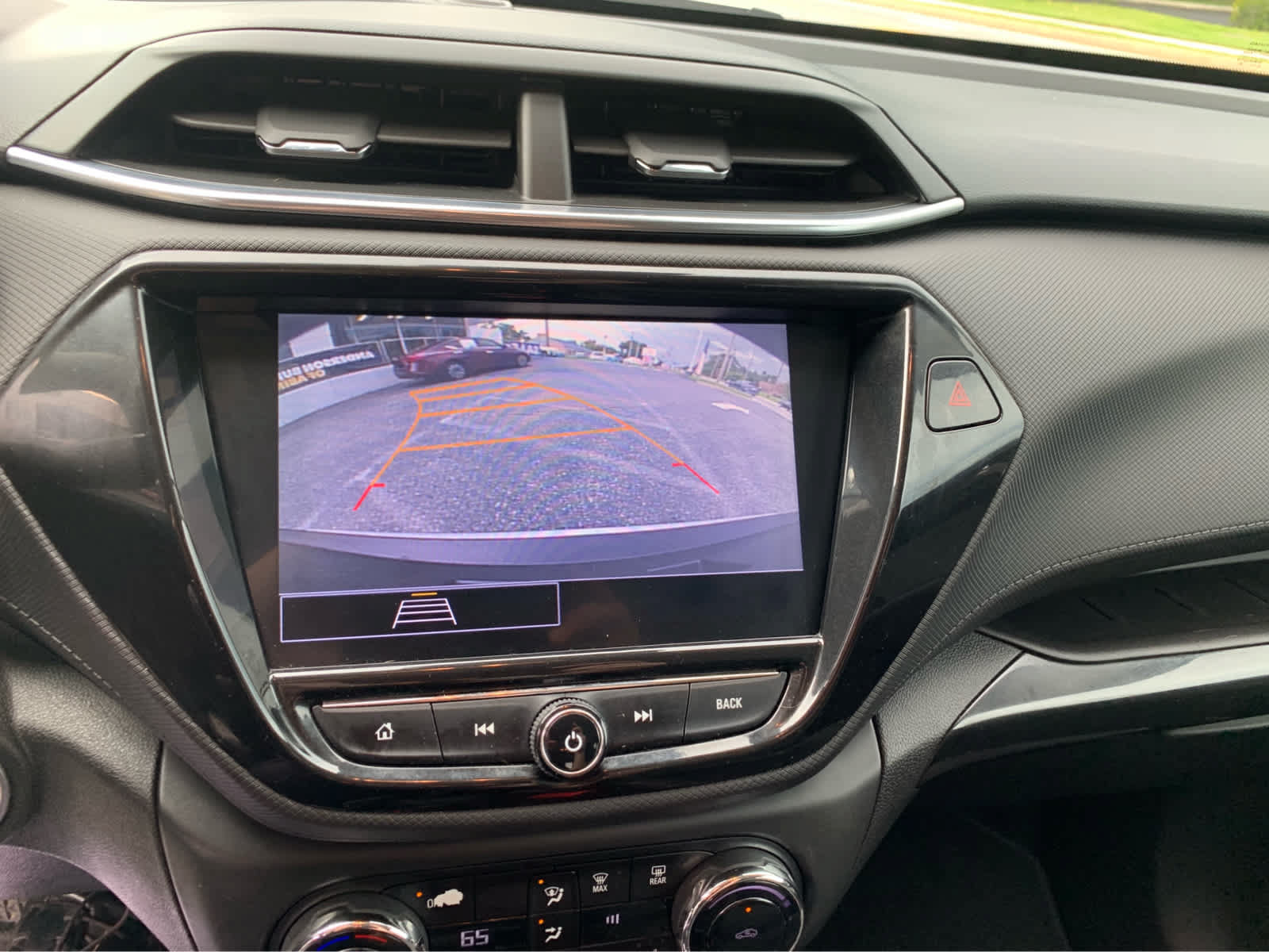Used 2021 Chevrolet TrailBlazer LT w/ Convenience Package FWD image 17