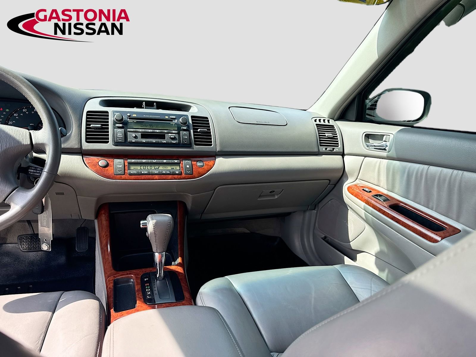 Used 2004 Toyota Camry XLE FWD image 29