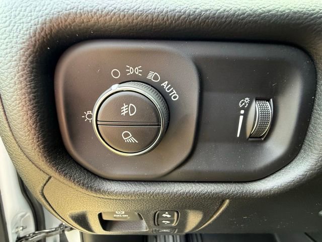 New 2026 RAM 1500 4x4 Crew Cab image 31