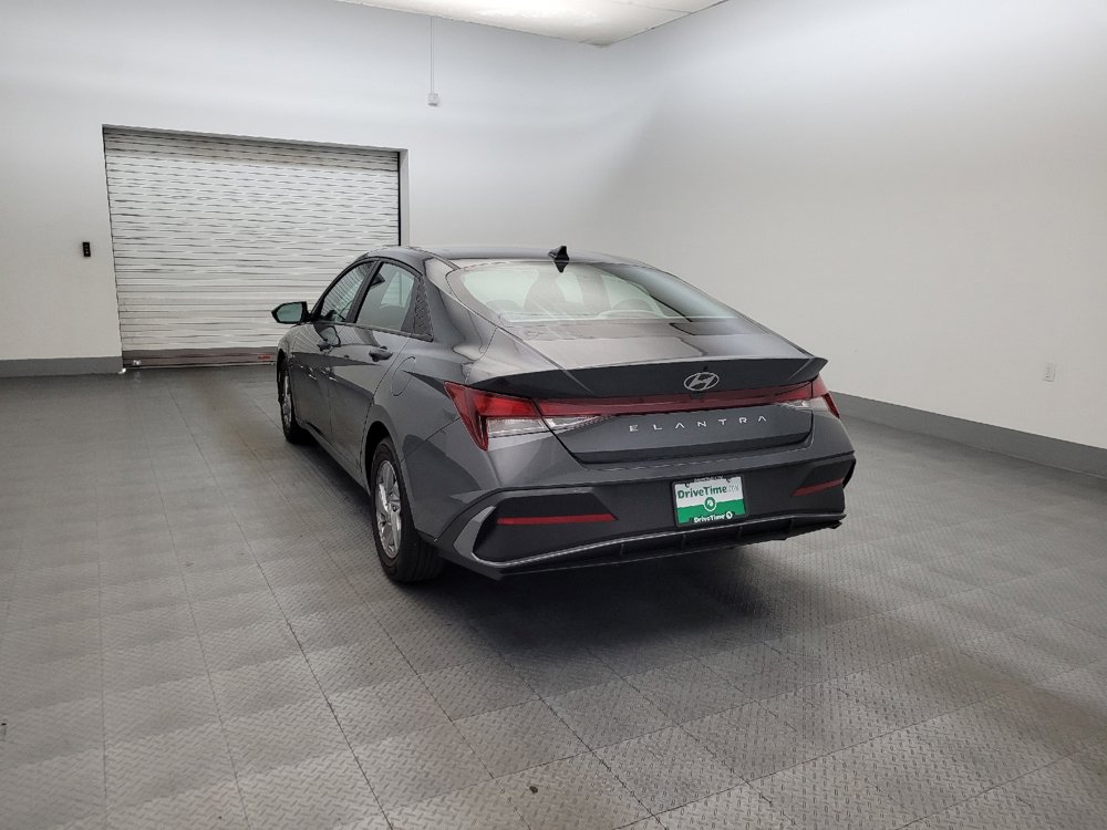 Used 2024 Hyundai Elantra SE FWD image 5
