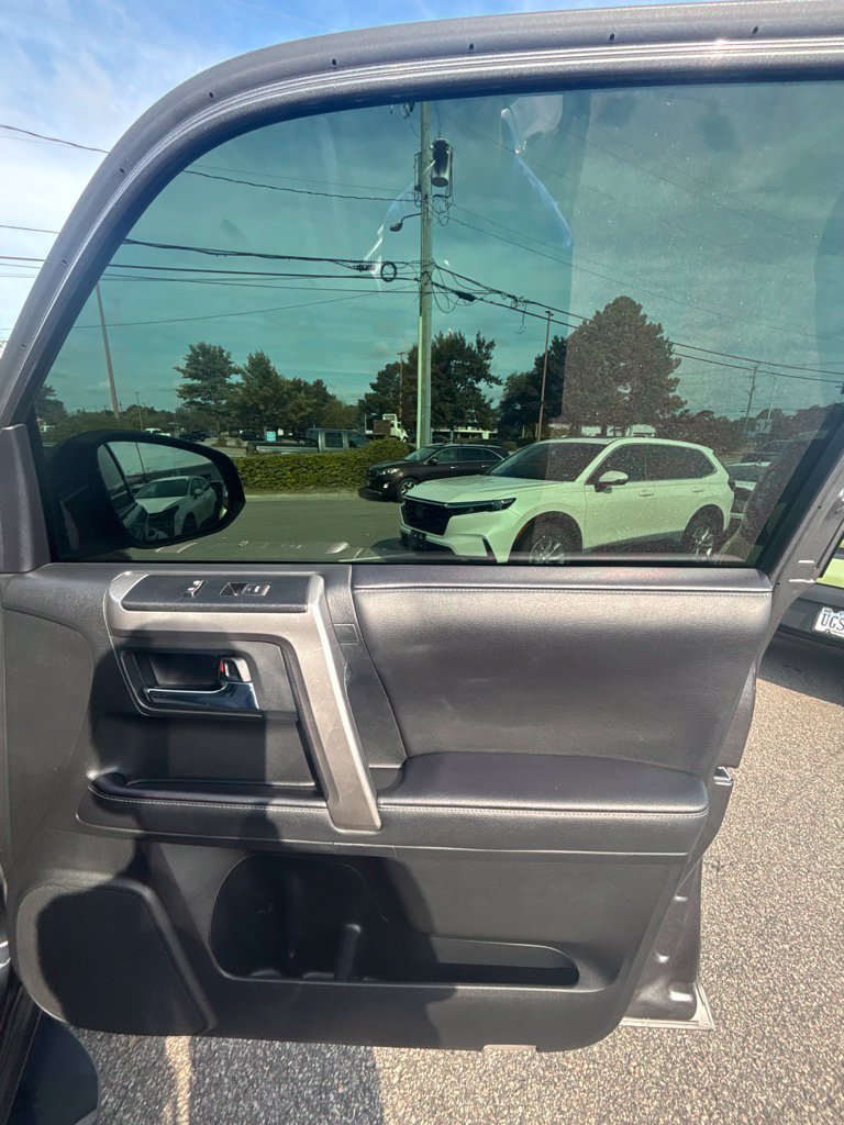 Used 2022 Toyota 4Runner SR5 AWD/4WD image 23