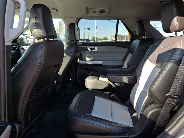 Used 2023 Ford Explorer XLT w/ Equipment Group 202A AWD/4WD image 10