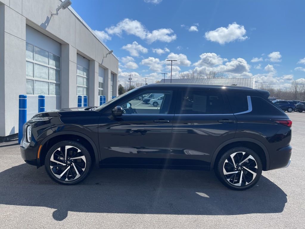 Used 2024 Mitsubishi Outlander SEL image 4