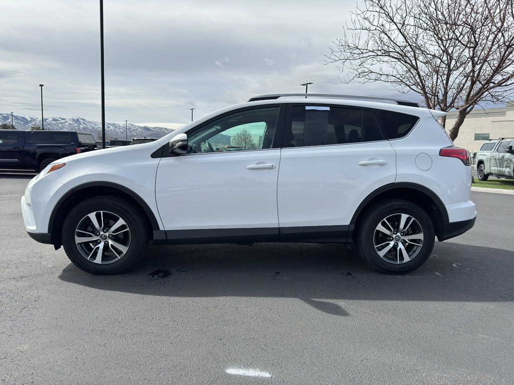 Used 2018 Toyota RAV4 XLE w/ Plus Extra Value Package image 4