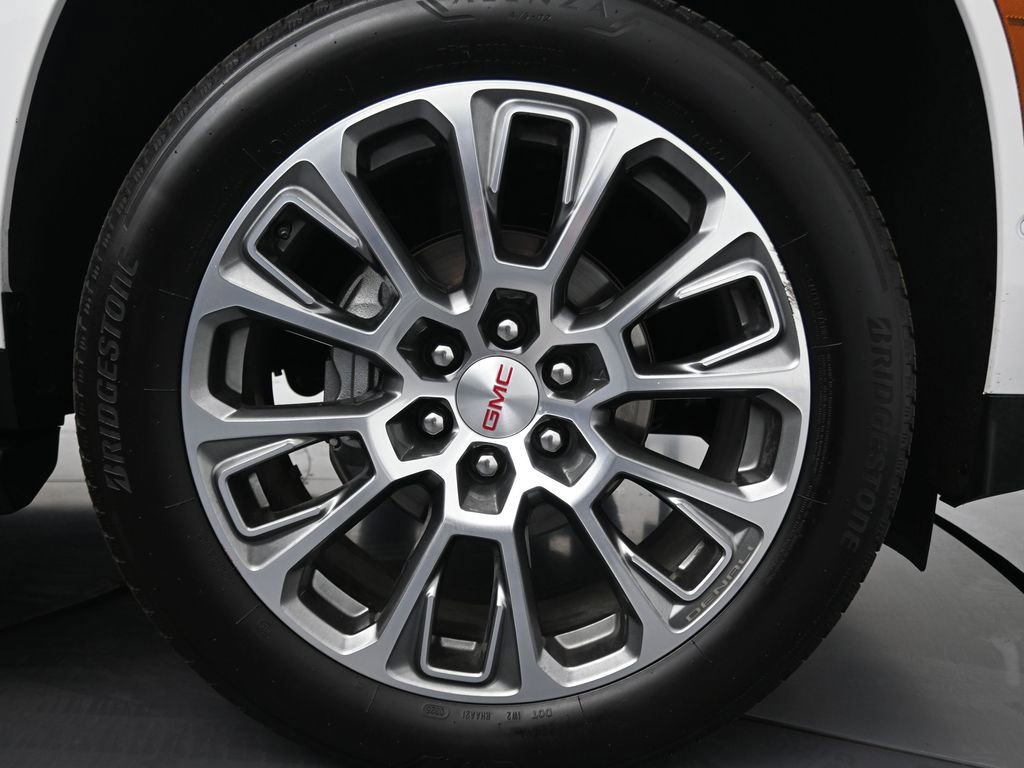 Used 2025 GMC Yukon XL Denali image 11