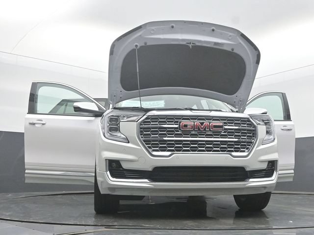 Used 2023 GMC Terrain Denali w/ LPO, Floor Liner Package AWD/4WD image 56