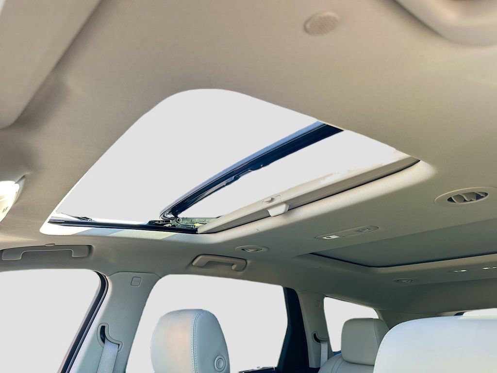 Used 2020 Buick Enclave Premium w/ Sun and Sites Package image 23