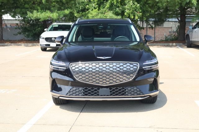 Used 2023 Genesis Electrified GV70 AWD/4WD image 2