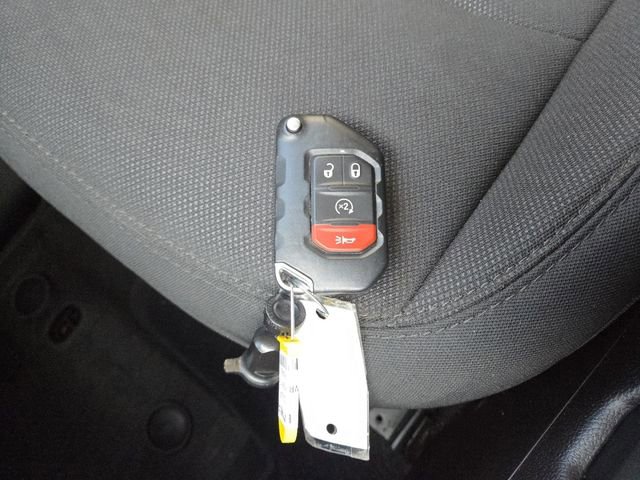 Used 2023 Jeep Wrangler Willys image 31