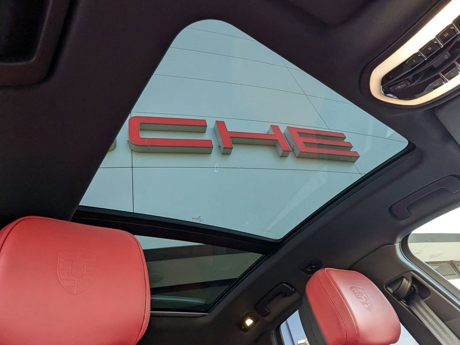 New 2026 Porsche Macan AWD/4WD image 27