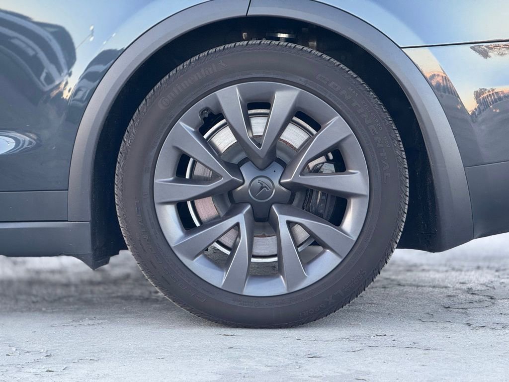 Used 2024 Tesla Model X image 3