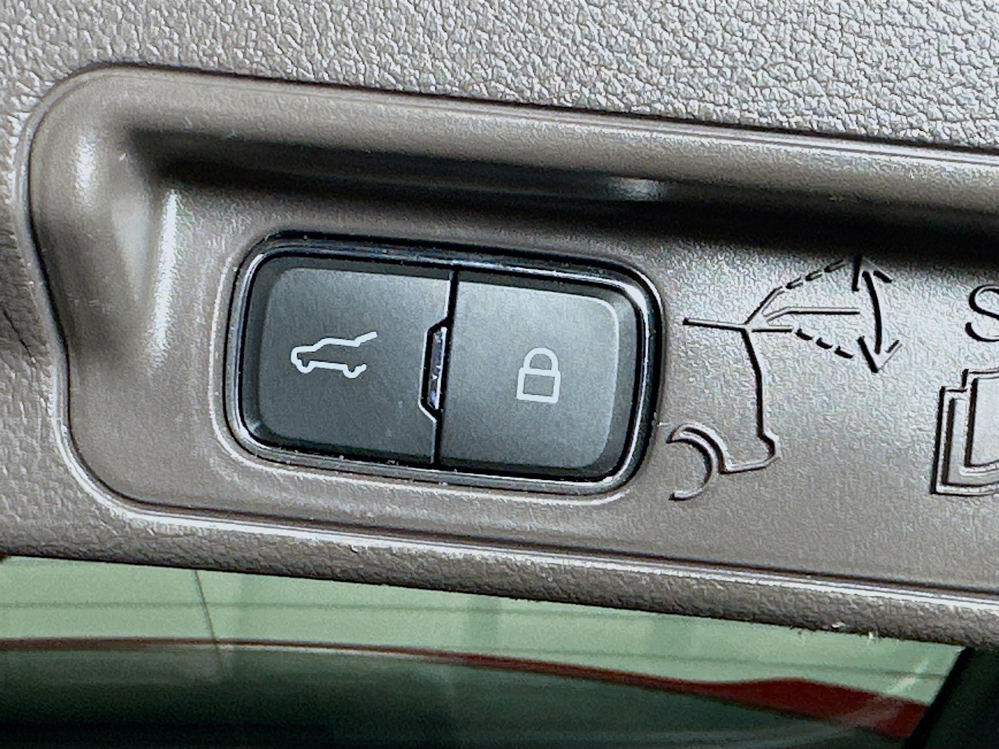 Used 2022 Ford Explorer Platinum w/ Equipment Group 601A image 30