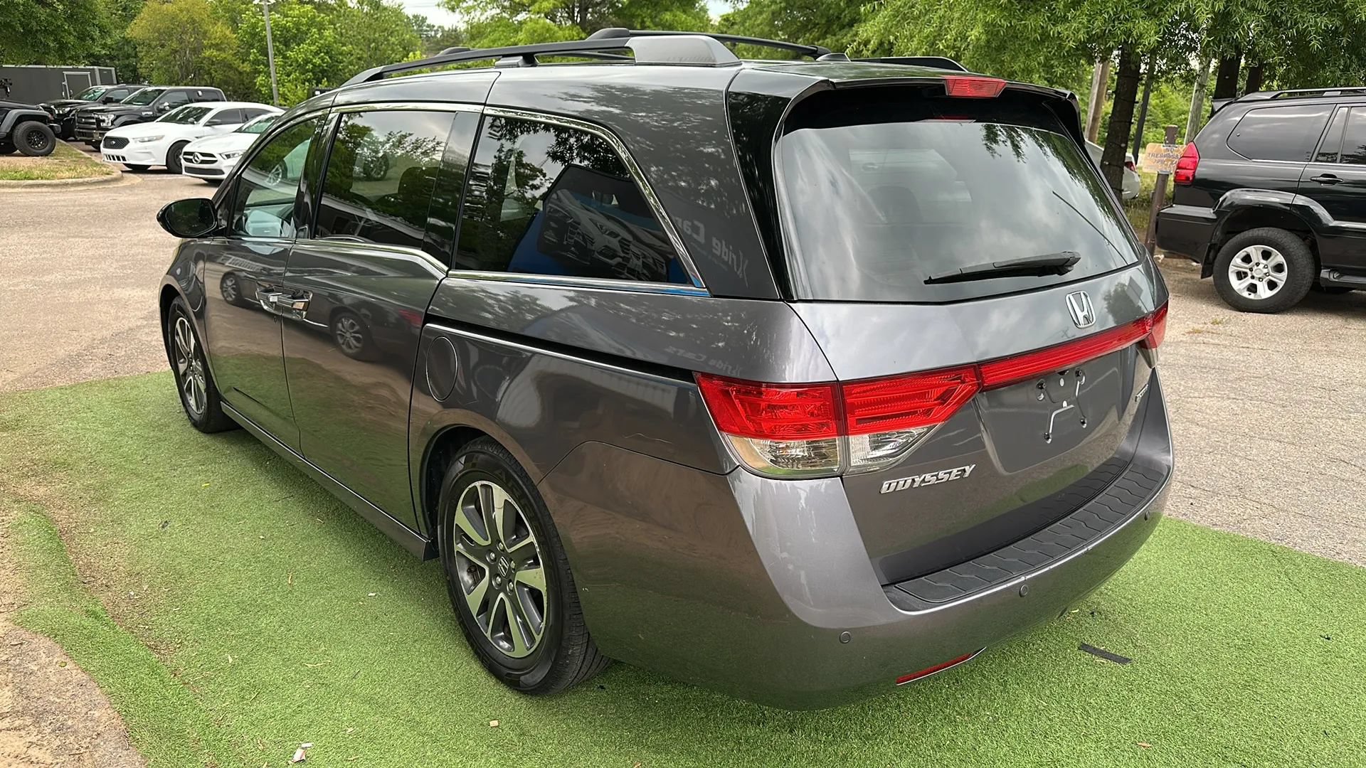 Used 2015 Honda Odyssey Touring image 5