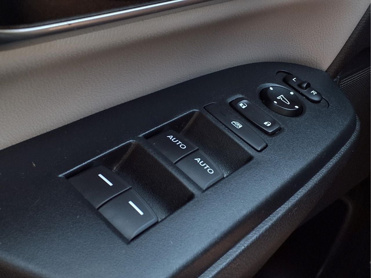 Used 2018 Honda CR-V EX-L image 26